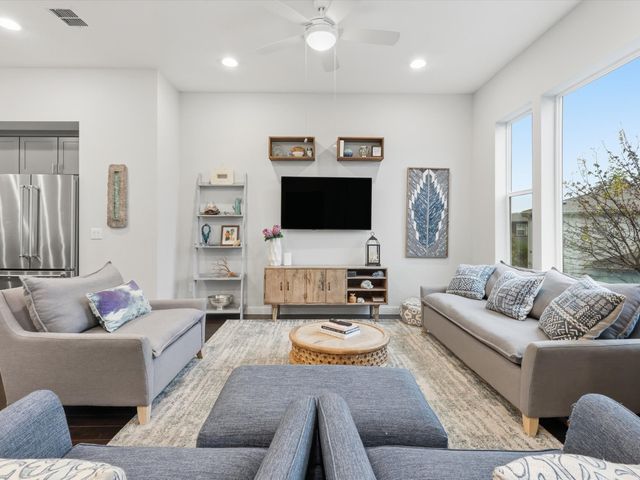 9084 Corsair Place, Dallas, TX 75218