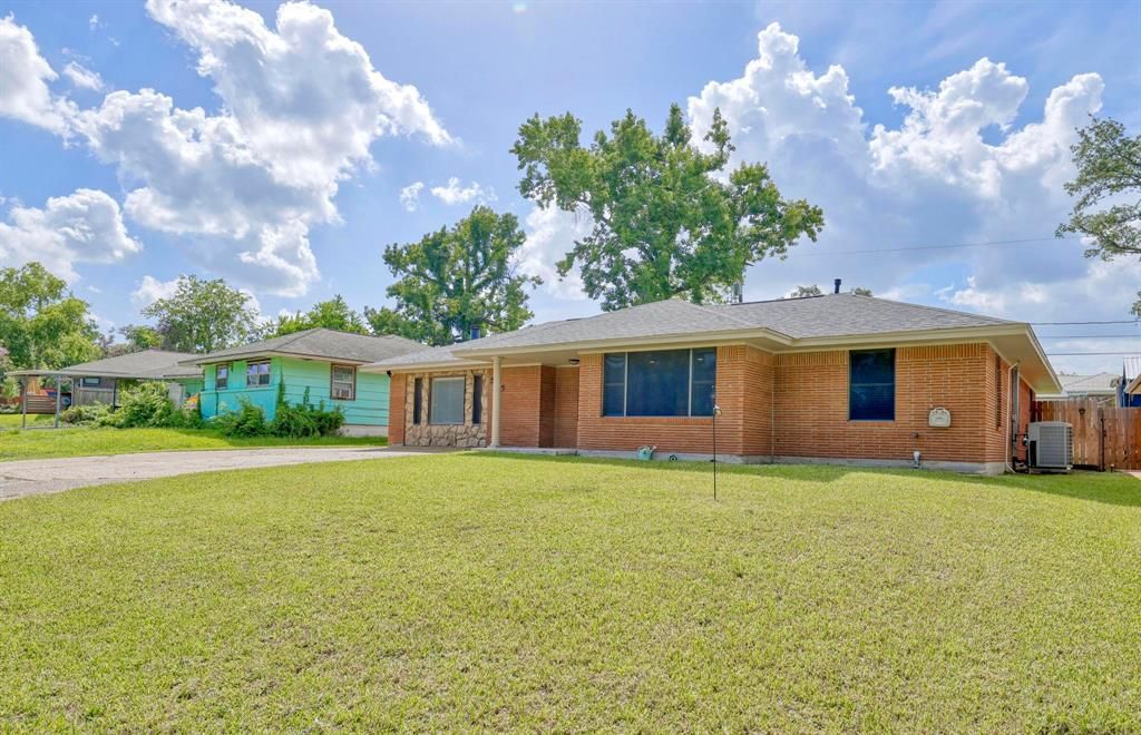 515 Maple Way, Houston, TX 77015