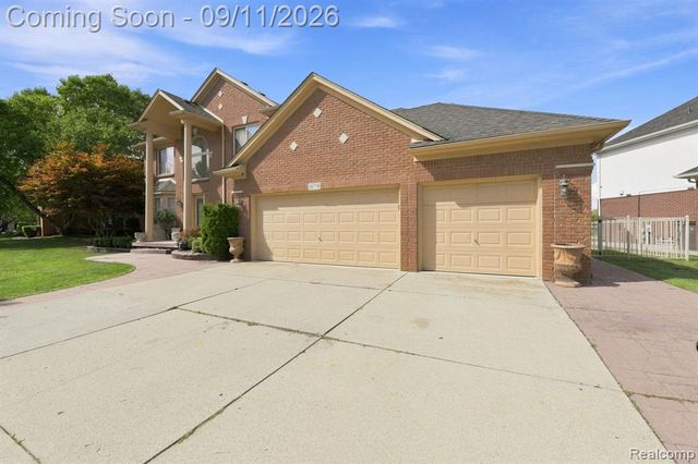 18779 Sandhurst Drive, Clinton Township, MI 48038