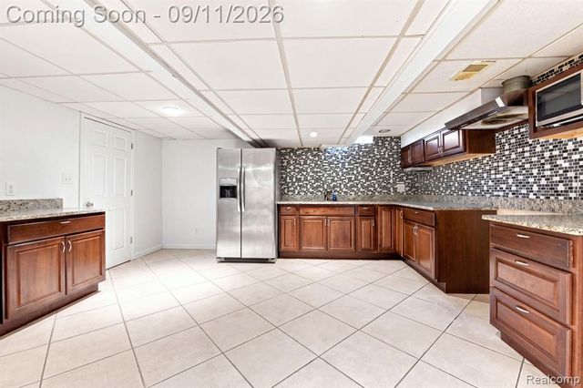 18779 Sandhurst Drive, Clinton Township, MI 48038