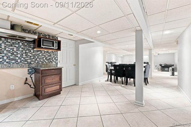 18779 Sandhurst Drive, Clinton Township, MI 48038