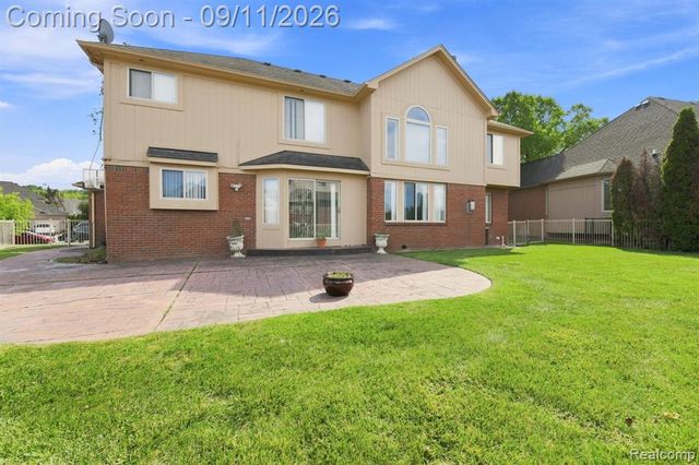 18779 Sandhurst Drive, Clinton Township, MI 48038