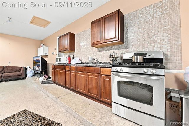 18779 Sandhurst Drive, Clinton Township, MI 48038