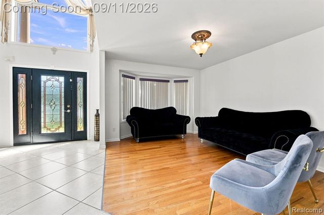 18779 Sandhurst Drive, Clinton Township, MI 48038