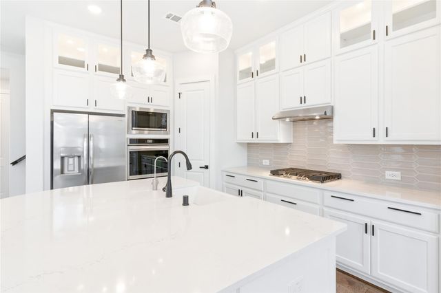 16654 Texas Hill Country Road, Cypress, TX 77433