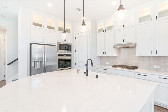16654 Texas Hill Country Road, Cypress, TX 77433