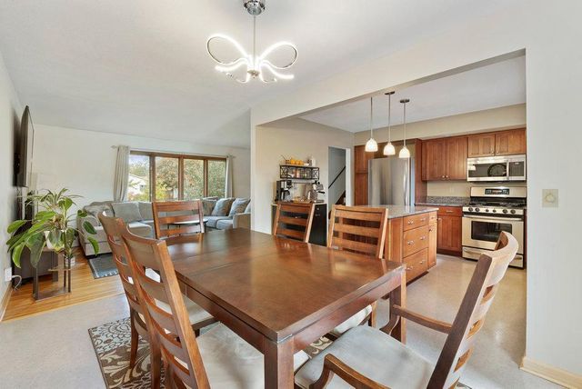 6233 Birchwood Road, Woodbury, MN 55125