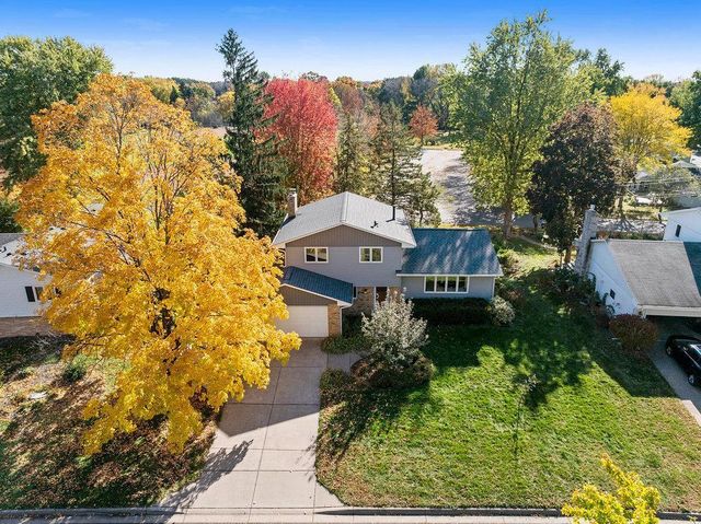 6233 Birchwood Road, Woodbury, MN 55125