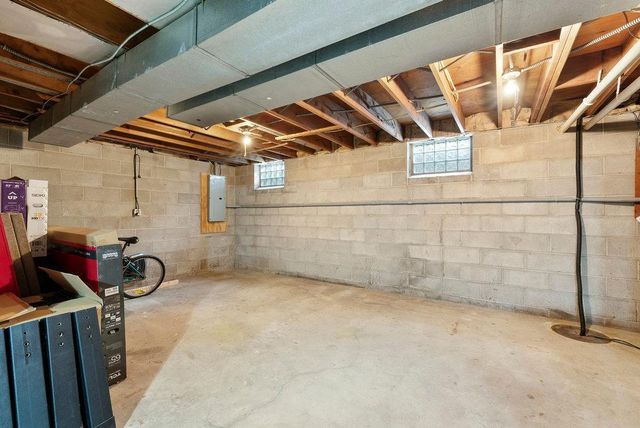 6233 Birchwood Road, Woodbury, MN 55125