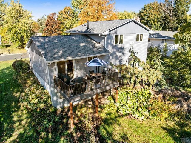 6233 Birchwood Road, Woodbury, MN 55125