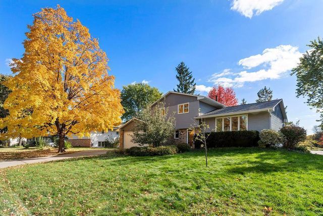 6233 Birchwood Road, Woodbury, MN 55125