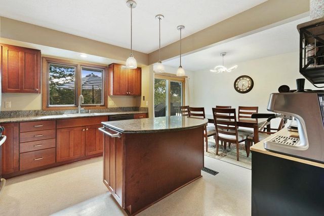 6233 Birchwood Road, Woodbury, MN 55125