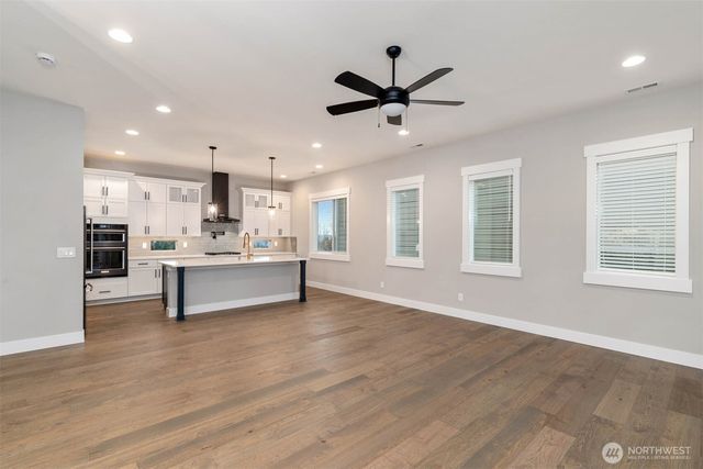 9513 38th Street E, Edgewood, WA 98371