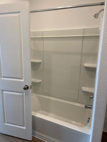 502 Thunderstorm Ave, Lockhart, TX 78644