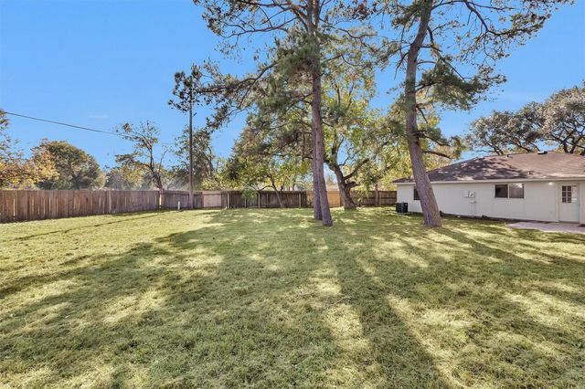 21030 Rivershadows Lane, Spring, TX 77388
