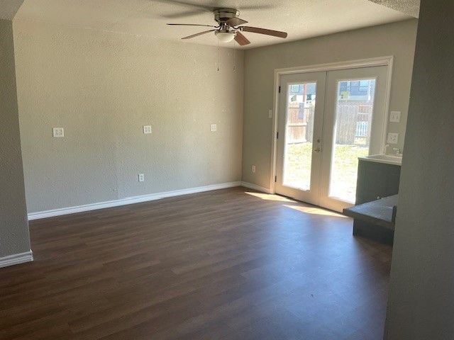 1070 Golden Gate Cir, Corpus Christi, TX 78416