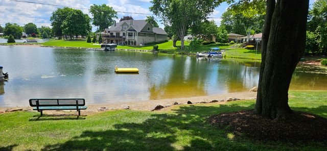 8690 Scenic Bluff Lane, White Lake Twp, MI 48386