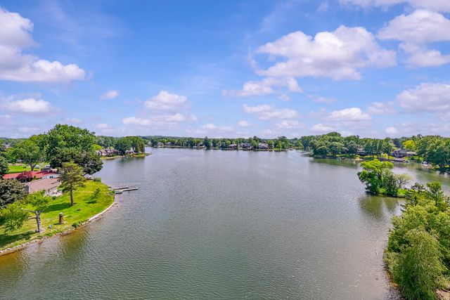 8690 Scenic Bluff Lane, White Lake Twp, MI 48386