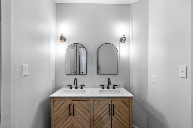1127 W Morgan Street, Denison, TX 75020