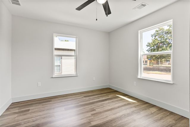 1127 W Morgan Street, Denison, TX 75020