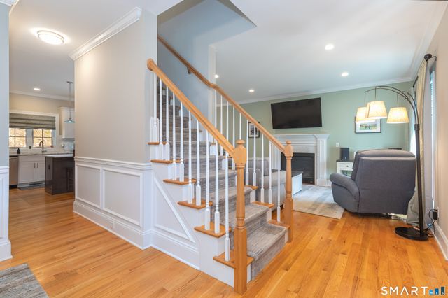 6 Stony Creek Lane, Seymour, CT 06483