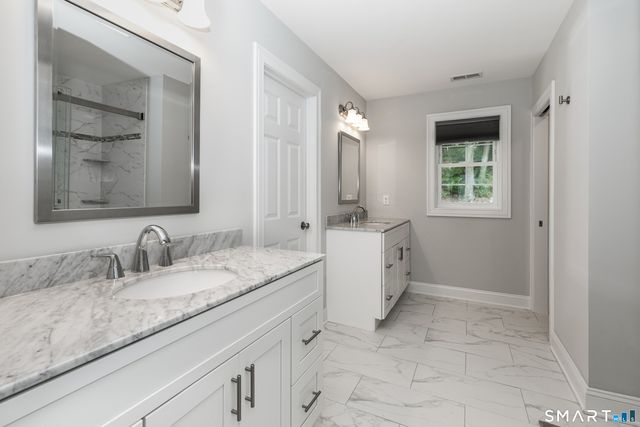 6 Stony Creek Lane, Seymour, CT 06483