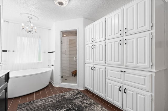 117 William Wallace Drive, Burleson, TX 76028