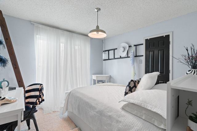 117 William Wallace Drive, Burleson, TX 76028