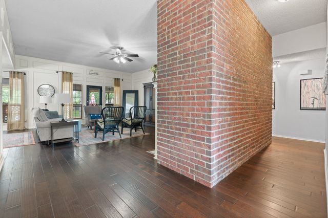 117 William Wallace Drive, Burleson, TX 76028