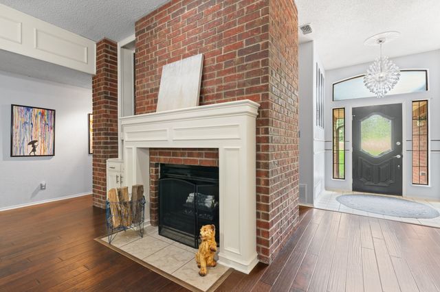 117 William Wallace Drive, Burleson, TX 76028