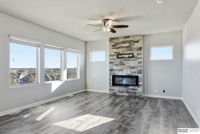 5165 N 177th Avenue, Omaha, NE 68116