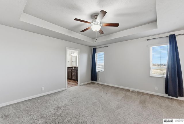 5165 N 177th Avenue, Omaha, NE 68116