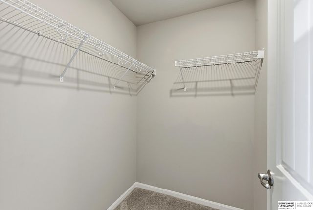 5165 N 177th Avenue, Omaha, NE 68116