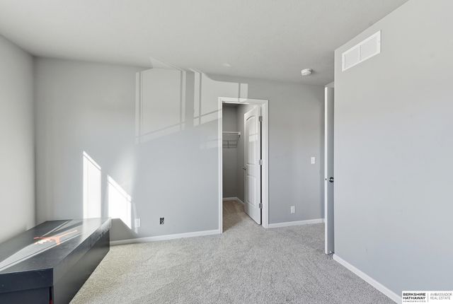 5165 N 177th Avenue, Omaha, NE 68116