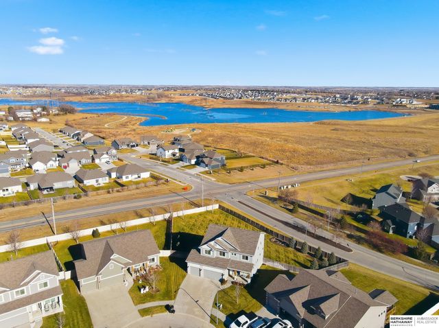 5165 N 177th Avenue, Omaha, NE 68116