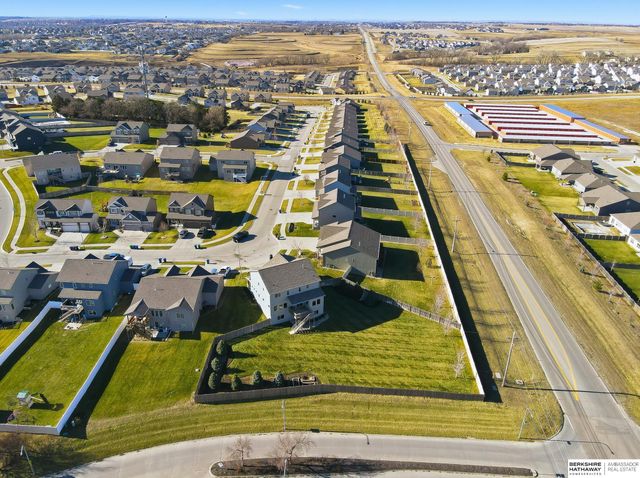 5165 N 177th Avenue, Omaha, NE 68116