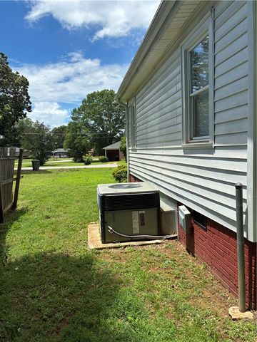 3407 New Pond Road, Anderson, SC 29626
