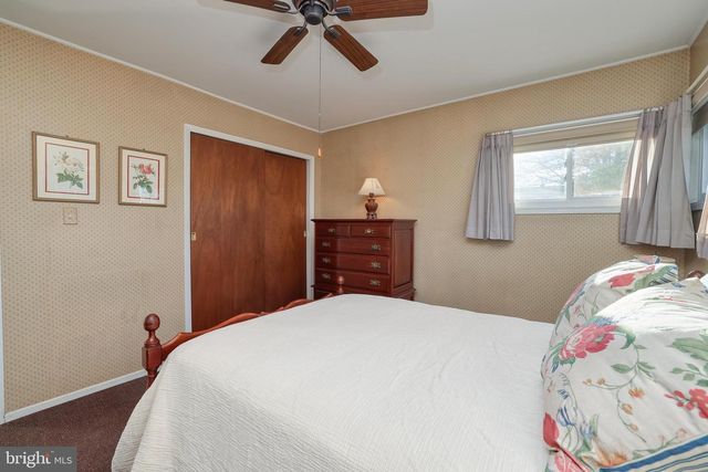 110 KENWOOD DR N, Levittown, PA 19055