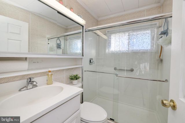 110 KENWOOD DR N, Levittown, PA 19055