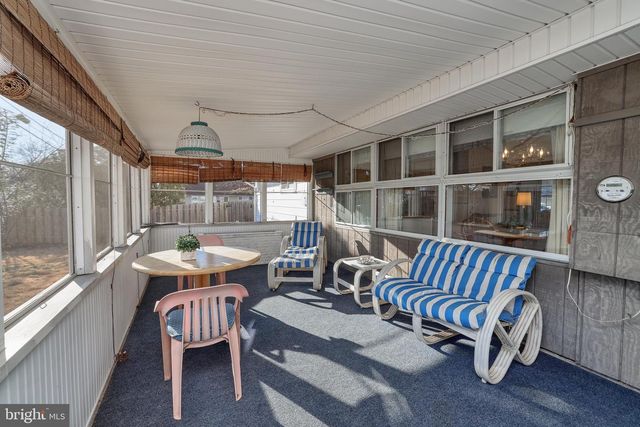 110 KENWOOD DR N, Levittown, PA 19055