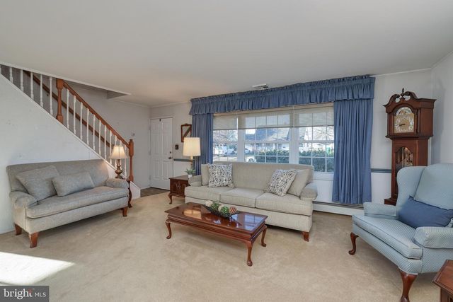 110 KENWOOD DR N, Levittown, PA 19055