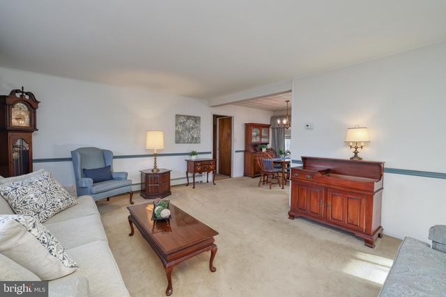 110 KENWOOD DR N, Levittown, PA 19055