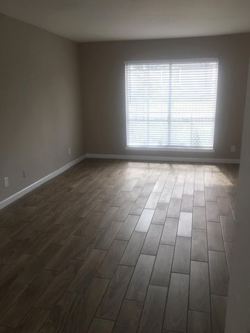 6200 W Tidwell Road 901, Houston, TX 77092