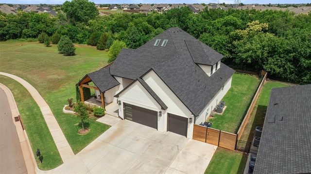 14516 N Chambord Drive, Yukon, OK 73099