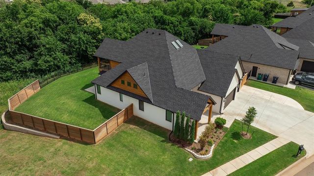 14516 N Chambord Drive, Yukon, OK 73099