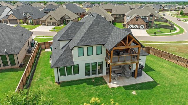 14516 N Chambord Drive, Yukon, OK 73099