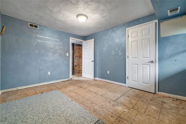 10 Welsh Way, South Side, PA 15203