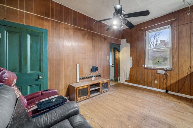 10 Welsh Way, South Side, PA 15203