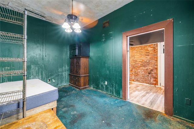 10 Welsh Way, South Side, PA 15203