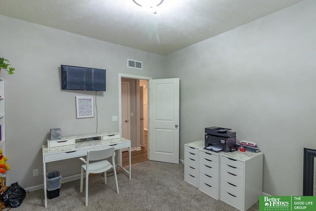 18363 Sage Street, Omaha, NE 68136